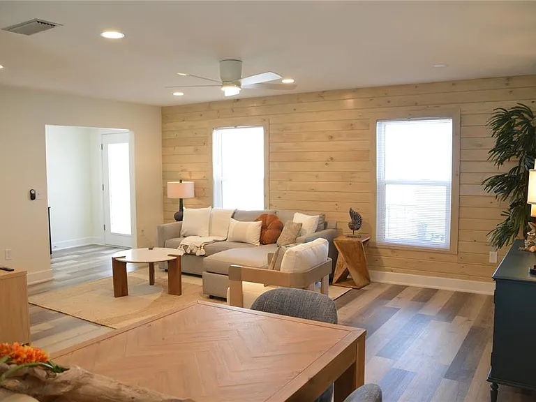 726 Birdsong Ln — Photo 10