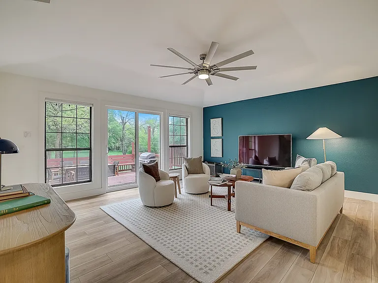5511 N Dunlap Rd — Photo 11