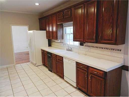 2nd image of 1080 York Trce