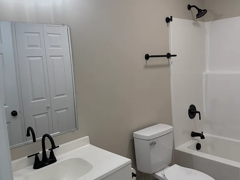 836 Truman St — Photo 10