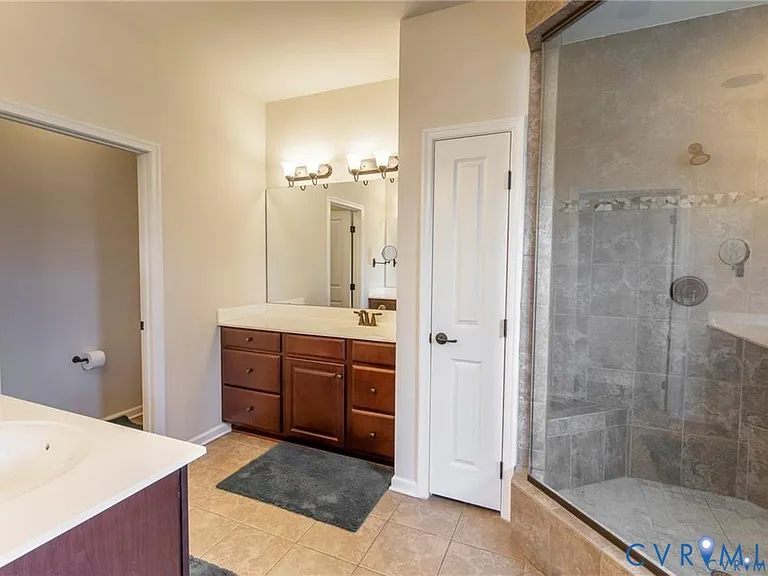 411 Siena Ln — Photo 35