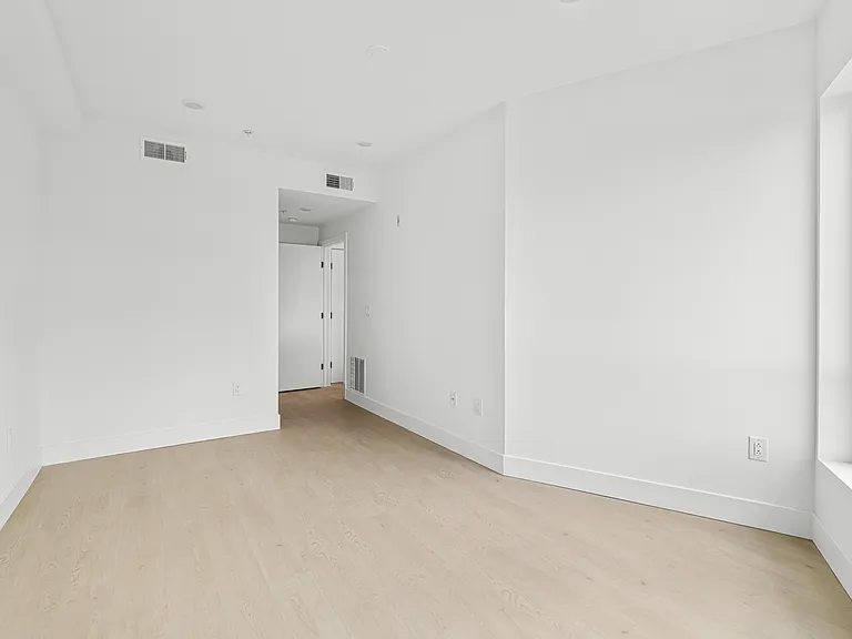 2132-38 N 10th St #305 — Photo 13