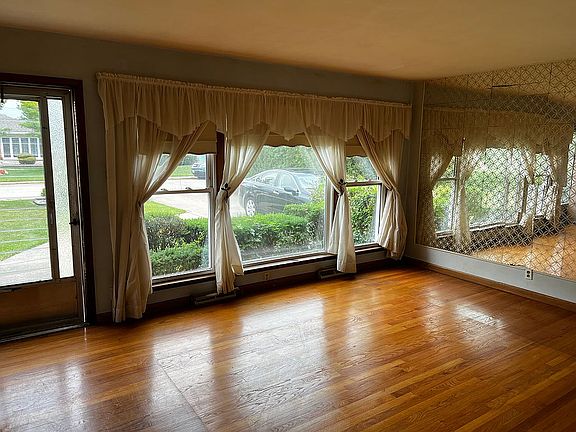 4th image of 8229 W Summerdale Ave