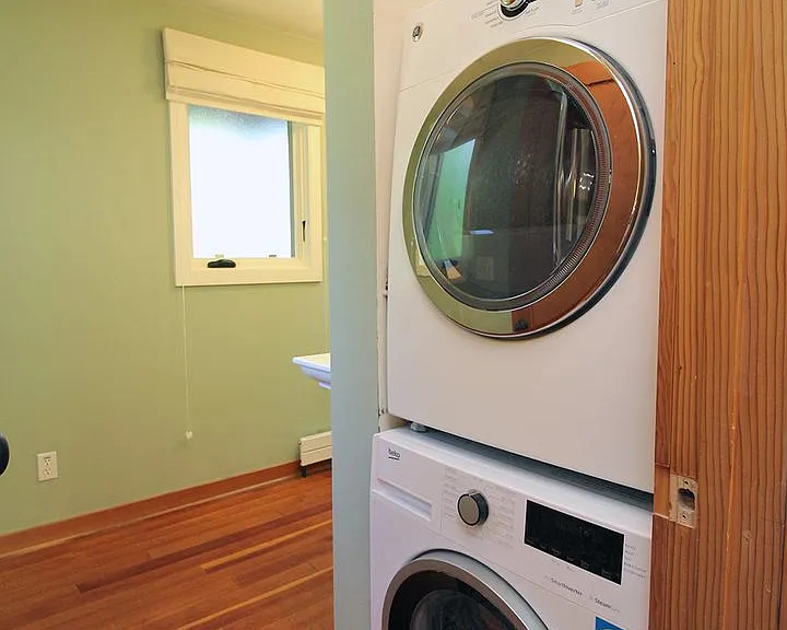 9233 SW Brier Pl — Photo 21