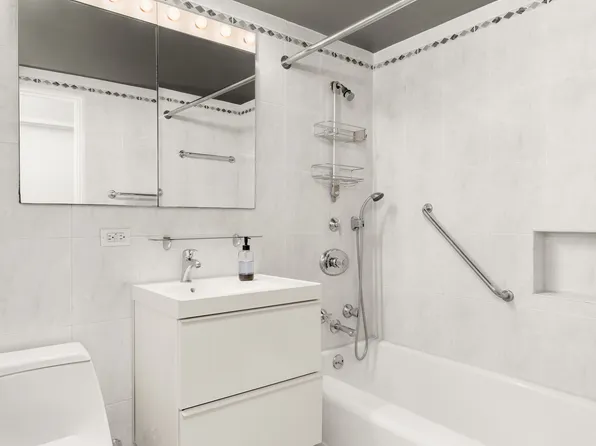 525 East 86th Street image 8 of 11