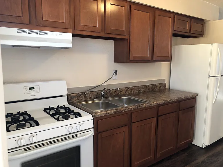 120 Parsifal St NE #C — Photo 2