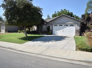 9814 Commodore Dr, Bakersfield, CA 93312