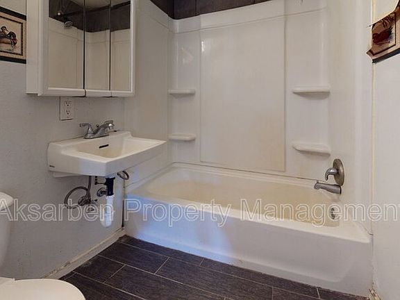 4th image of 501 W Grant St #5