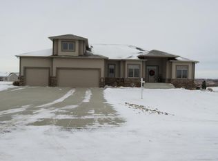 7716 Mulligan Way, Bismarck, ND 58503