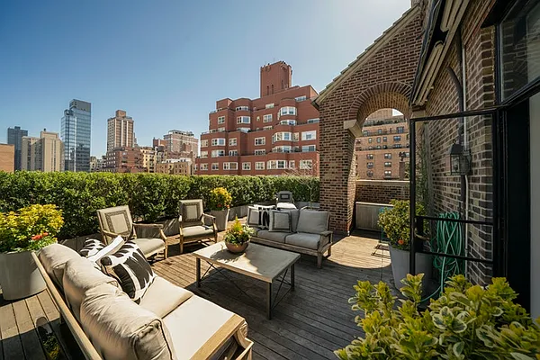 Sold by Brown Harris Stevens | media 25