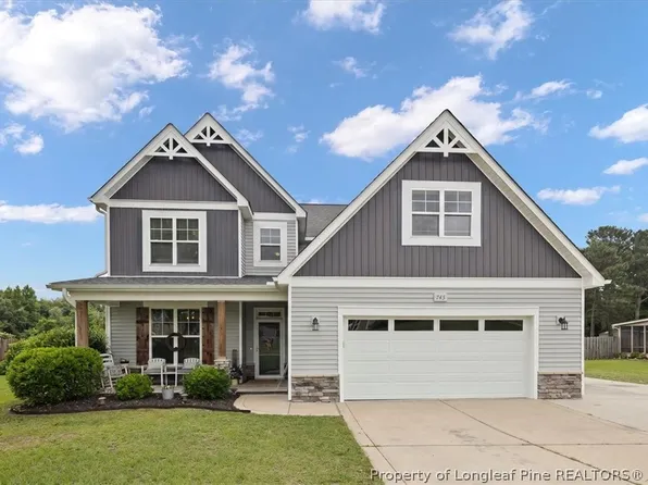 745 Pecan Grove Loop, Hope Mills, NC 28348