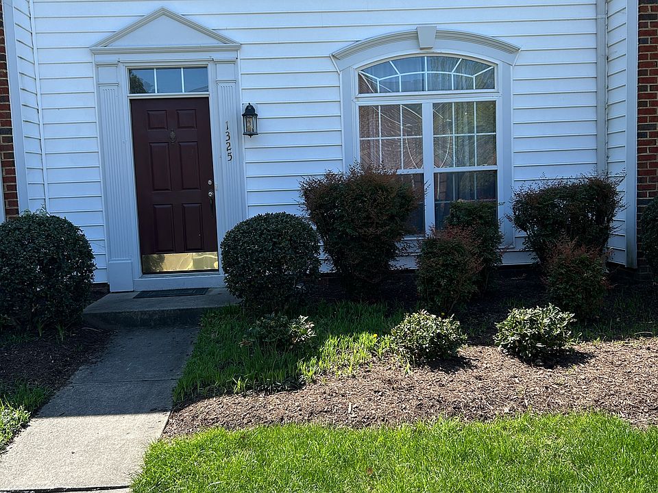 1st image of 1325 New Haven Ct
