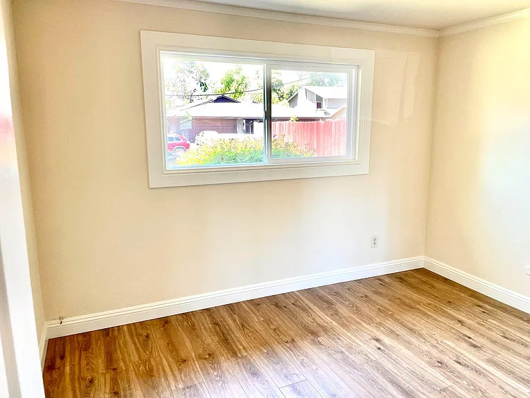 6366 Porterfield Ct — Photo 9