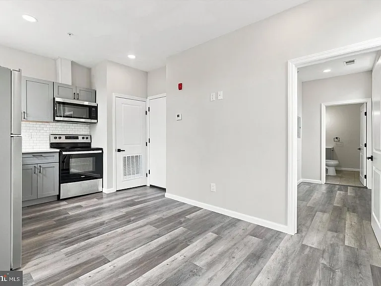 623 W Oxford St #2 — Photo 3