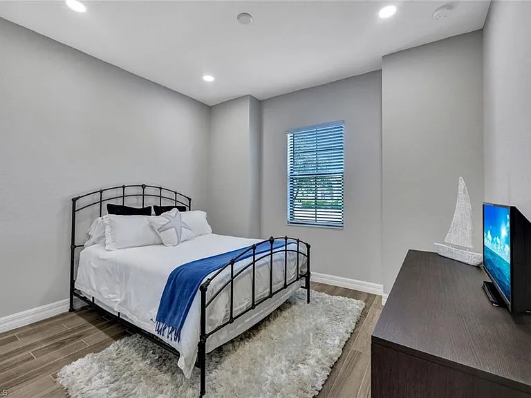 28101 Foxrock Ct — Photo 17