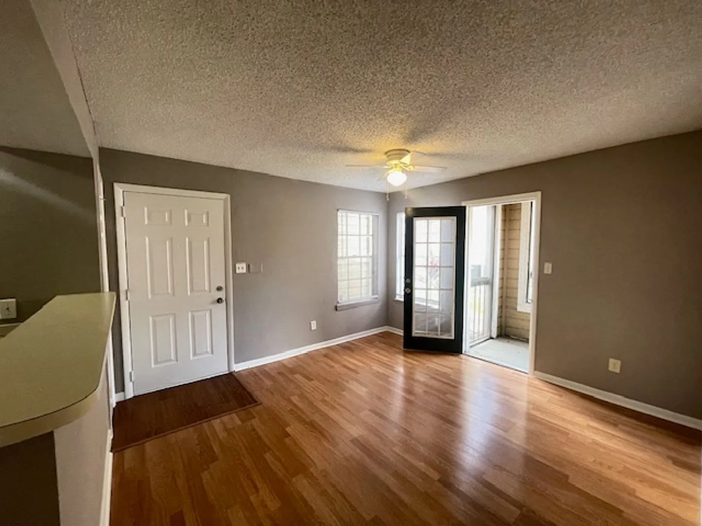First Floor 1 Bedroom Condo In Orlando Area! — Photo 2