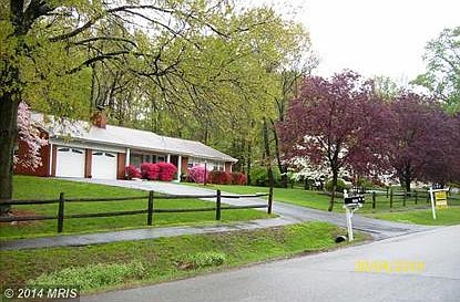 3rd image of 4505 Elmwood Dr