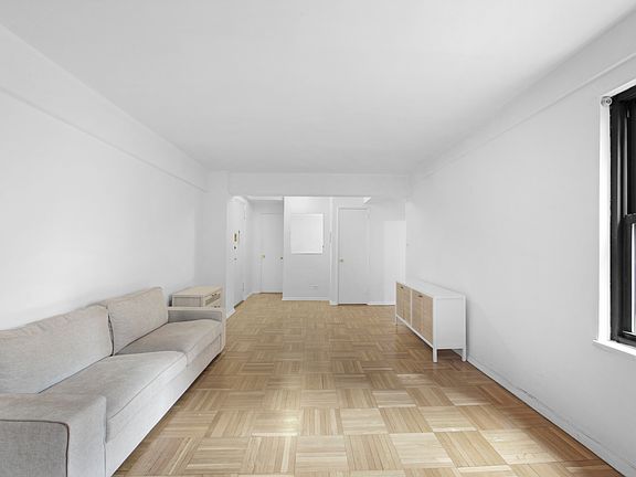 2nd image of 140 E 56th St APT 4B