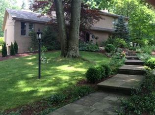 1905 Murdstone Rd, Pittsburgh, PA 15241