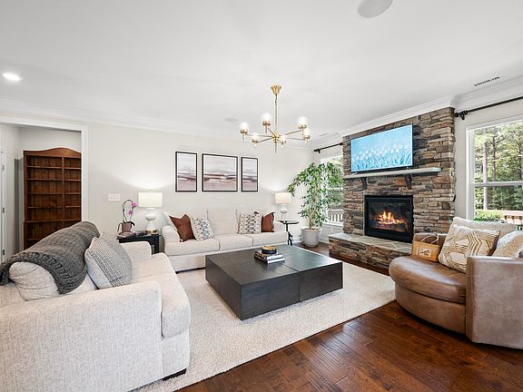 5th image of 150 Green Haven Blvd