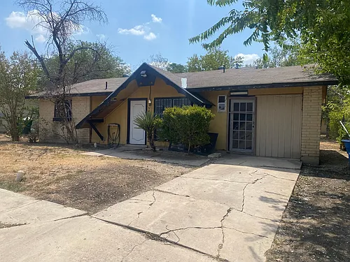 5402 War Cloud Dr Photo 1