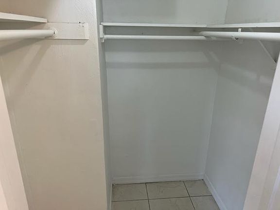 Walking Closet