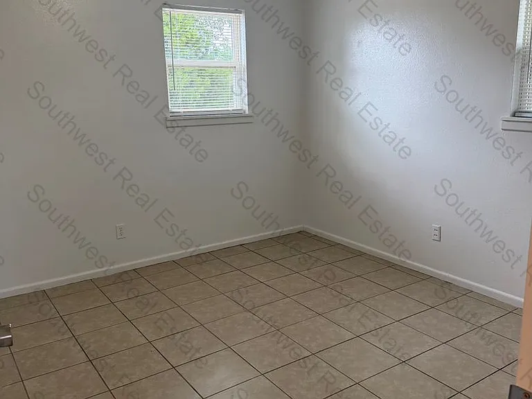 3025 Sheridan St — Photo 8