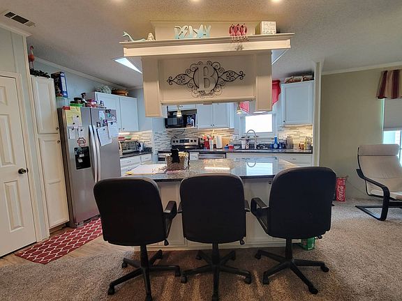 3rd image of 213 Tradewind Ct
