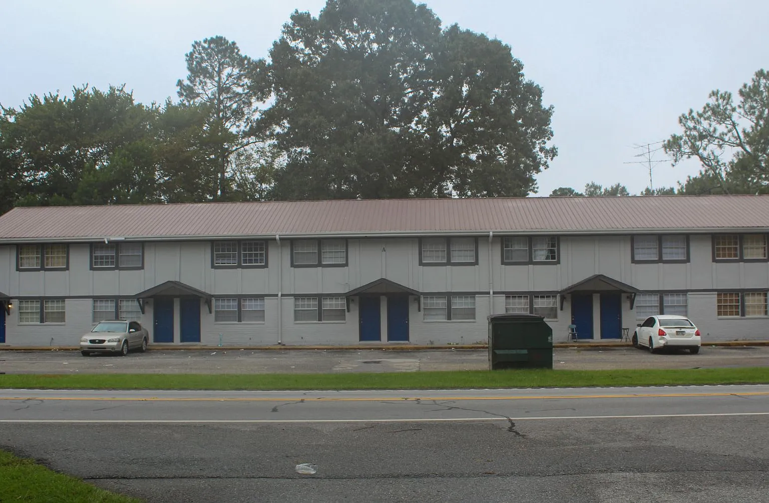 2 bed, 1.5 bath, 945 sqft, $800 — Photo 1