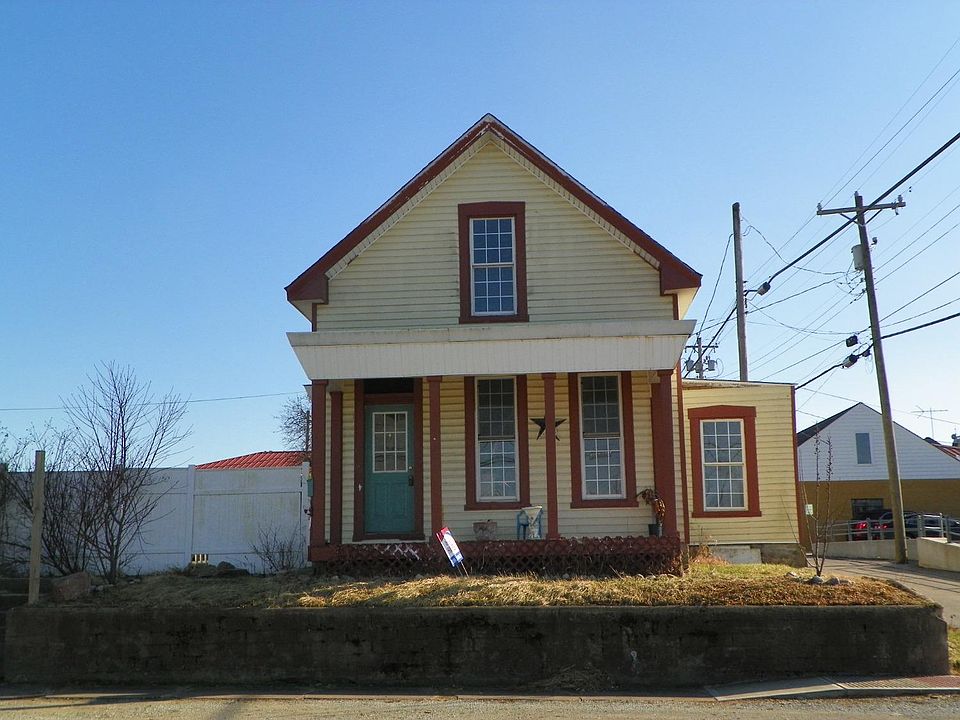 1st image of 122 E 10th St Lot 44