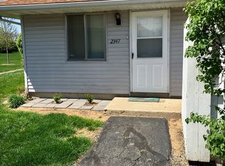 2347 Carnation Dr, Crest Hill, IL 60403