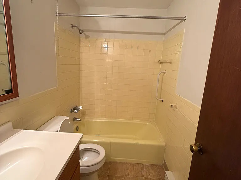 1000 Laura Ln #A — Photo 11