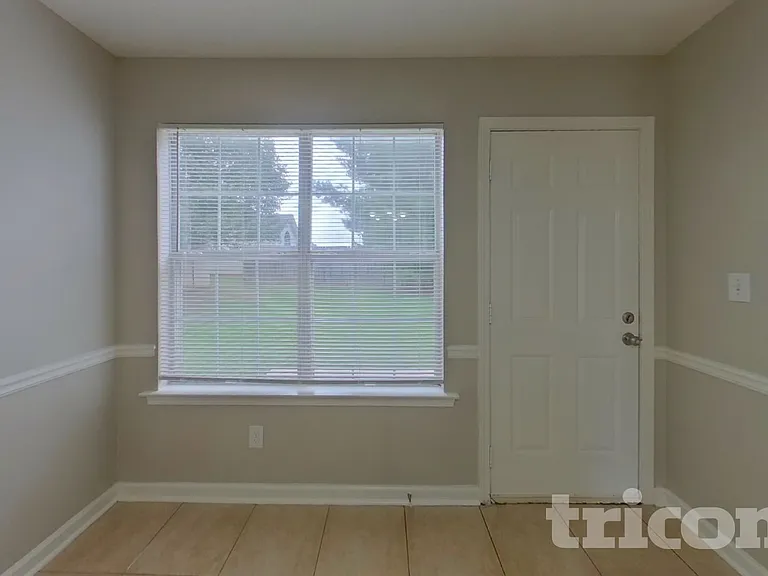 653 Windy Way — Photo 4
