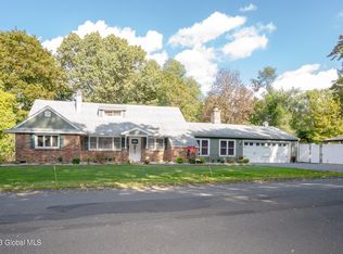 7 Southgate Rd, Loudonville, NY 12211