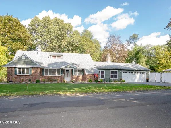 7 Southgate Road, Loudonville, NY 12211