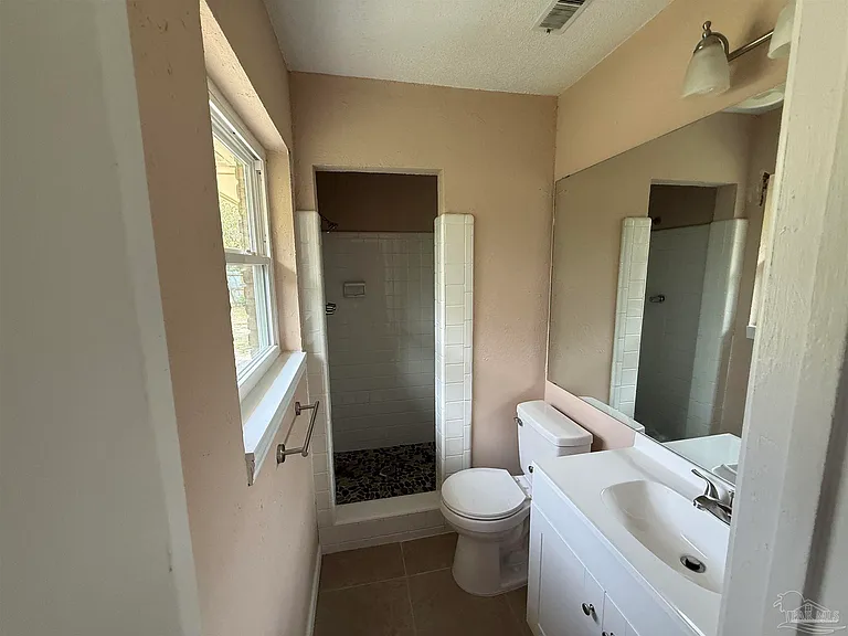 7845 Le Jeune Dr — Photo 30