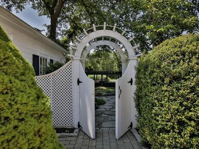 1129 Walnut Plain Rd, Rochester, MA, 02770