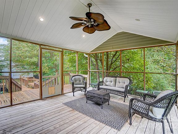 2nd image of 106 Hunter Ct