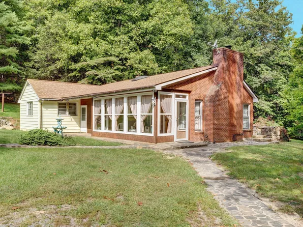 204 Boone Rd, Covington, VA 24426
