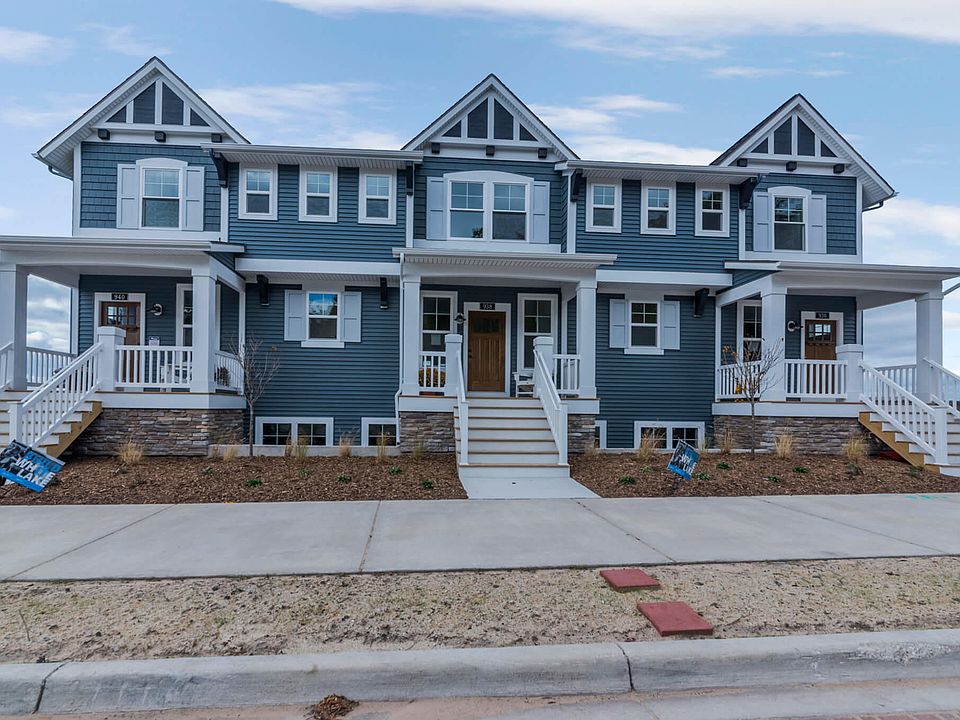 1st image of 924 S Lake St #15