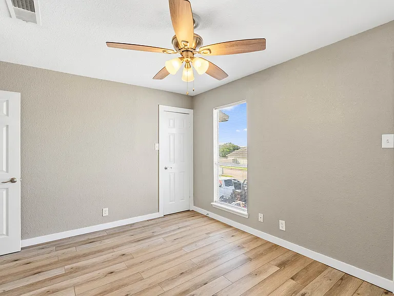 4820 Delwood St — Photo 20