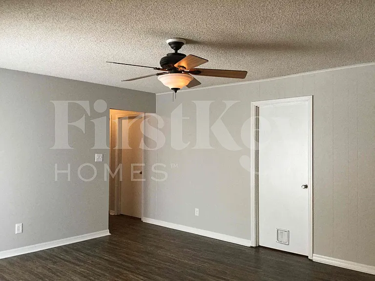 161 Sheridan Ave — Photo 8