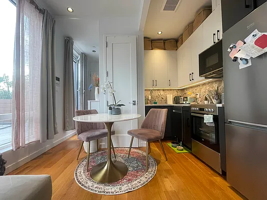 Rented by Doorway NYC, LLC | media 24