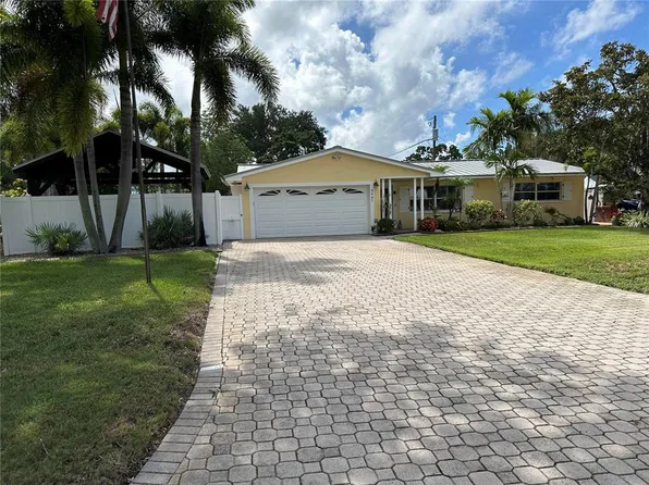 8547 136th St, Seminole, FL 33776