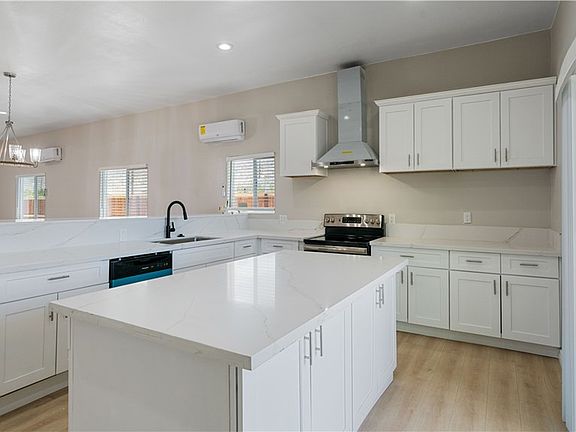 2nd image of 6586 Lupine Ave