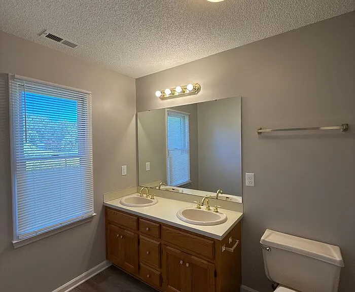 3211 Karen Ln — Photo 11