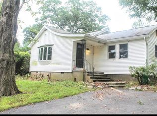 2 Summit Rd, Suffern, NY 10901