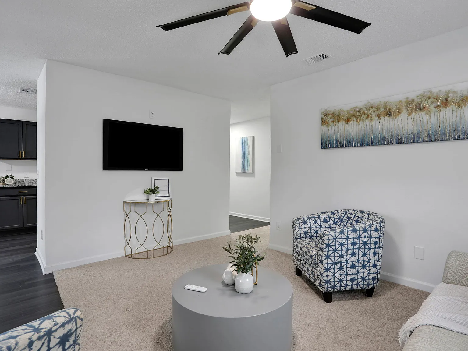 3 bed, 1277 sqft, $1,550 — Photo 2