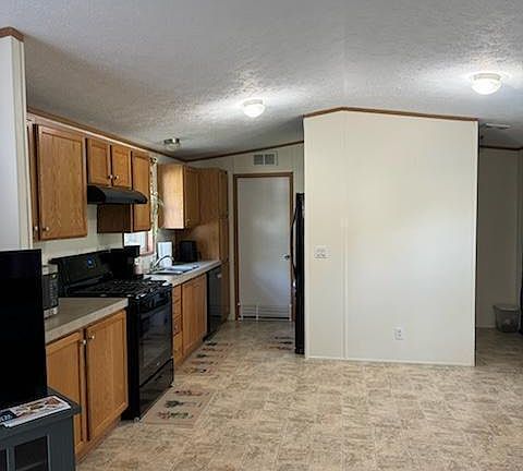5th image of 2451 Estabrook Dr