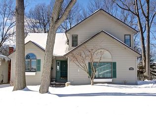 5900 Decker Rd, North Olmsted, OH 44070